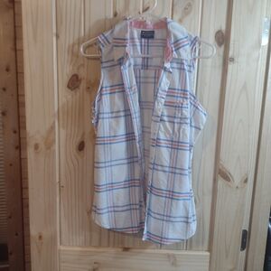 Columbia sleeveless button down